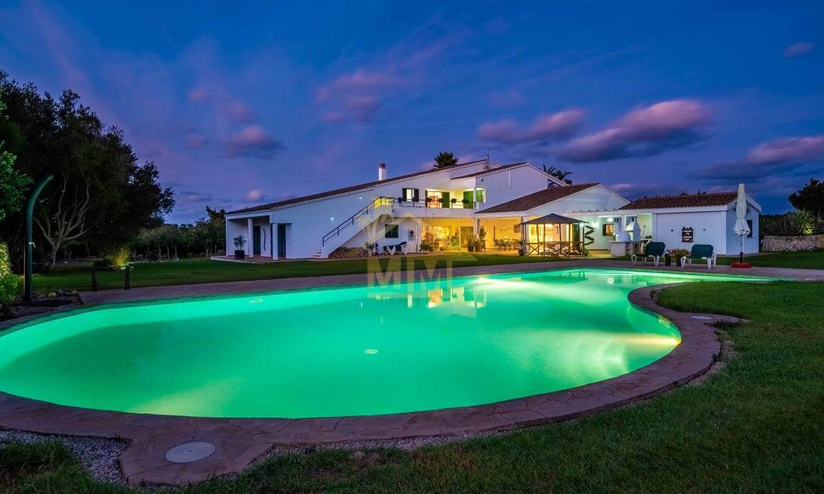 Villa for sale in Trebaluger Menorca
